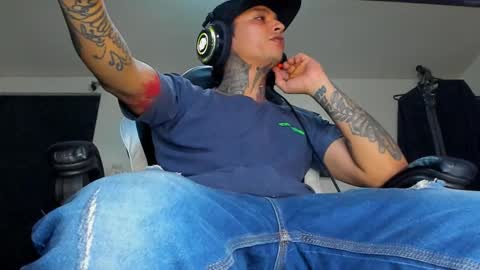 enjoymycock99 online show from March 10, 9:40 pm