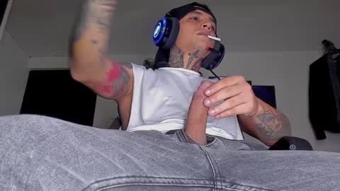 enjoymycock99 online show from December 16, 11:07 pm