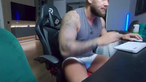 Erik online show from March 24, 10:13 pm