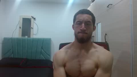 Snapshot of enzo_savage chatting on October 27, 6:10 pm enzo_savage online show from October 27, 6:10 pm