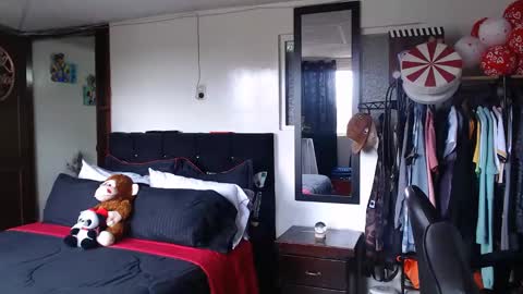 enzoyarack online show from October 19, 3:15 pm