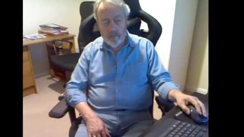 erasmus_d online show from September 26, 5:32 pm