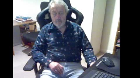 erasmus_d online show from January 26, 5:55 pm