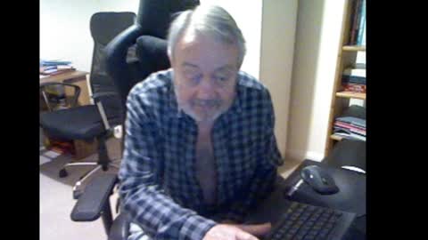 erasmus_d online show from December 23, 6:27 pm