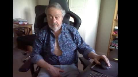 erasmus_d online show from February 24, 5:31 pm