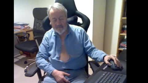 erasmus_d online show from October 24, 5:14 pm