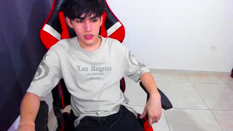 eren_tatakae online show from January 9, 2:22 am