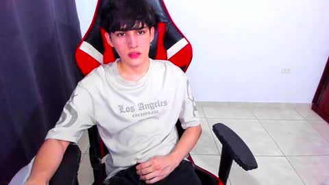 eren_tatakae online show from January 8, 12:28 am