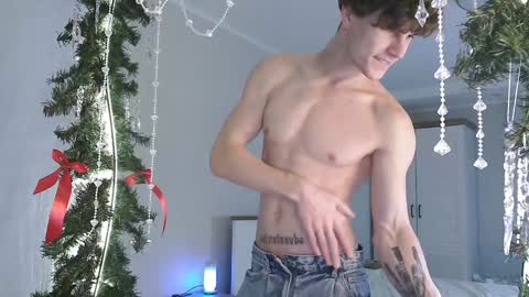 Eric Crush online show from December 27, 4:04 am