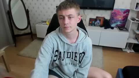 Max online show from November 10, 11:04 am