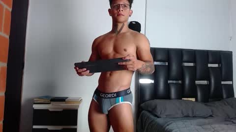 Eros online show from November 11, 6:46 pm