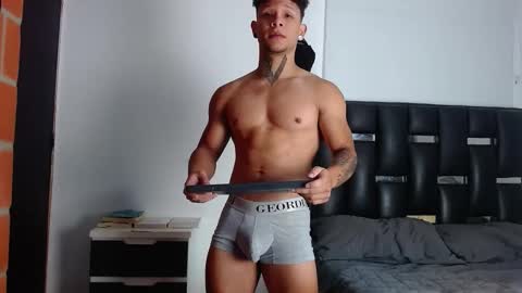 Snapshot of erosscott chatting on October 22, 4:10 pm Eros online show from October 22, 4:10 pm