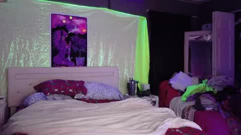 Cash  Carry Fox online show from April 5, 11:45 pm