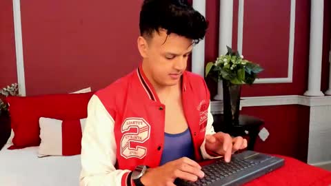 Snapshot of eryxmarlowe_ chatting on October 26, 2:13 am eryxmarlowe_ online show from October 26, 2:13 am