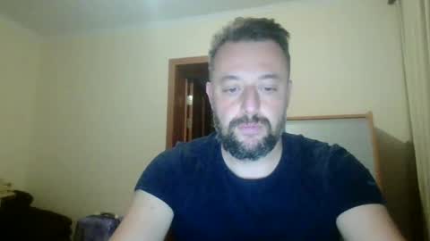 Snapshot of esibizionista_91 chatting on December 10, 3:52 am esibizionista 91 online show from December 10, 3:52 am