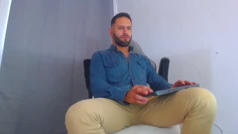 Snapshot of esteban7984068 chatting on January 11, 9:04 pm esteban online show from January 11, 9:04 pm