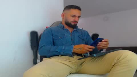 Snapshot of esteban7984068 chatting on September 26, 4:16 pm esteban online show from September 26, 4:16 pm