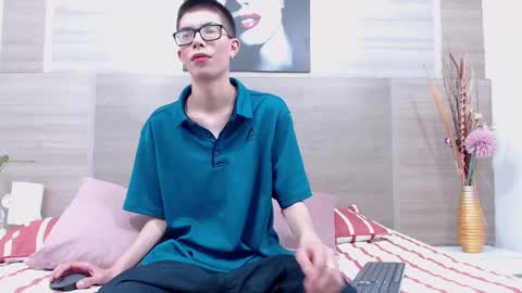 ESTEBAN CARLTON online show from March 8, 11:33 am