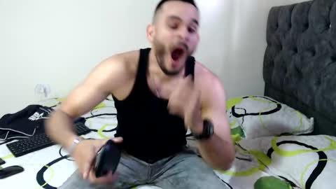 Snapshot of esteban_fer chatting on January 23, 3:43 pm Esteban Fernandez online show from January 23, 3:43 pm