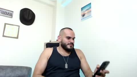 Esteban Fernandez online show from June 18, 5:09 am