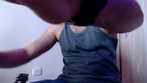 Snapshot of esteban_fer chatting on January 29, 5:02 pm Esteban Fernandez online show from January 29, 5:02 pm