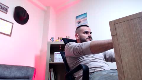 Esteban Fernandez online show from March 19, 3:43 am