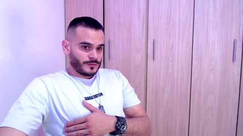 Snapshot of esteban_fer chatting on January 30, 2:04 pm Esteban Fernandez online show from January 30, 2:04 pm