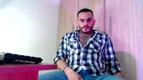 Snapshot of esteban_fer chatting on February 15, 3:09 am Esteban Fernandez online show from February 15, 3:09 am