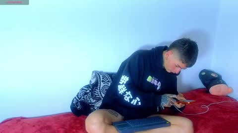 Esteban independent model online show from April 16, 9:39 pm