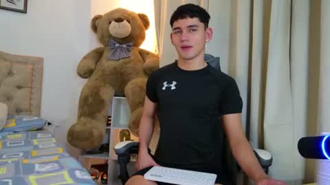 Esteban online show from July 18, 1:38 pm