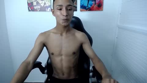 estyler_18 online show from December 12, 2:15 am