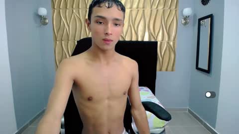 estyler_18 online show from January 10, 12:59 am