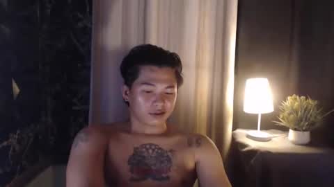 Snapshot of esward_tynn chatting on September 24, 2:15 pm im esward tynn online show from September 24, 2:15 pm