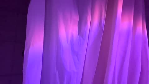 et528007 online show from September 25, 6:45 am