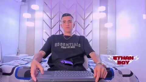 Ethan online show from February 3, 9:09 pm