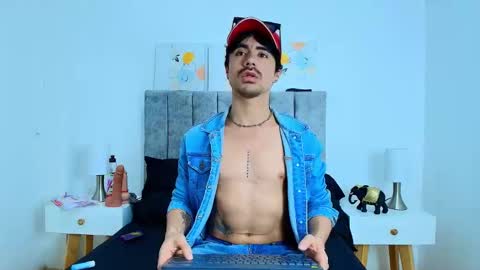 ethan  online show from January 6, 2:48 am