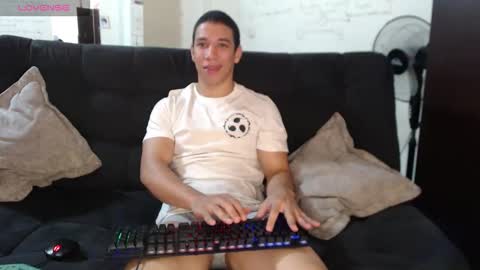 Ethan Noir online show from November 10, 11:48 am