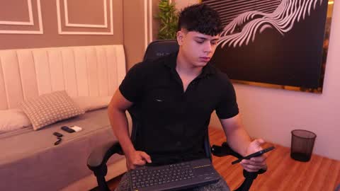 ethan_occonor online show from May 26, 12:56 pm