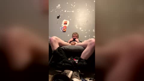 ethanbmx2001 online show from March 19, 2:48 am