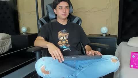 ethanlowell online show from November 27, 5:11 am