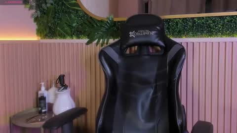 ethanlowell online show from February 13, 4:19 am