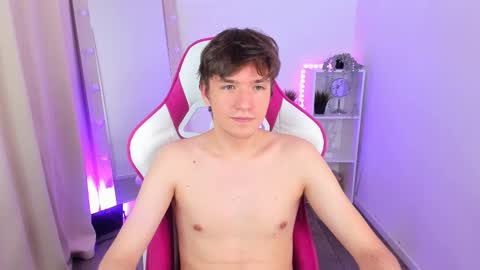 Ethan online show from October 9, 9:31 pm