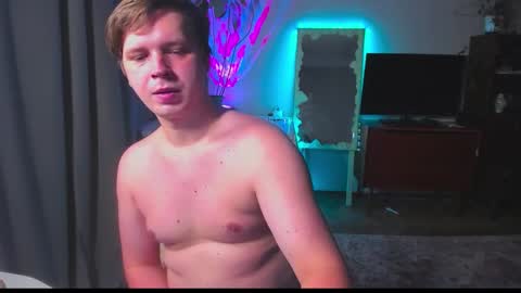 Snapshot of evan_boomer chatting on October 12, 2:33 pm evan_boomer online show from October 12, 2:33 pm