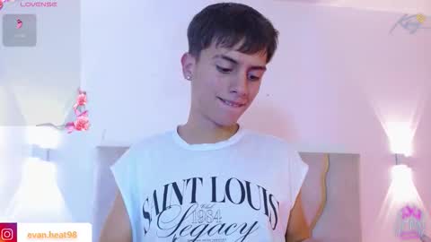 evan_tay online show from February 16, 8:01 am