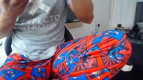 Snapshot of evans_king chatting on February 16, 4:21 pm Evan online show from February 16, 4:21 pm