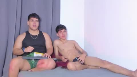 Snapshot of evansfenty chatting on December 3, 5:19 am evansfenty online show from December 3, 5:19 am