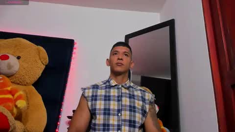 Snapshot of evansstorm01 chatting on October 14, 12:12 pm   online show from October 14, 12:12 pm