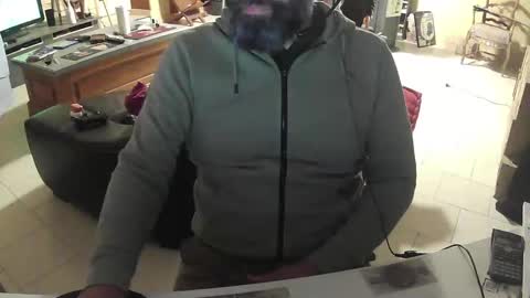 Gio online show from October 15, 8:05 pm