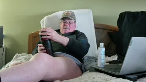 Snapshot of eyeswideshut63 chatting on January 21, 11:34 pm Eyeswideshut63 online show from January 21, 11:34 pm