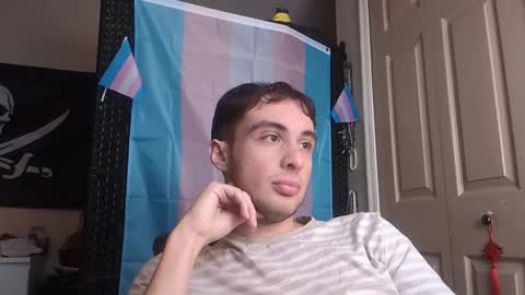 Snapshot of ezra_naamah chatting on December 4, 6:39 pm Ezra Naamah online show from December 4, 6:39 pm